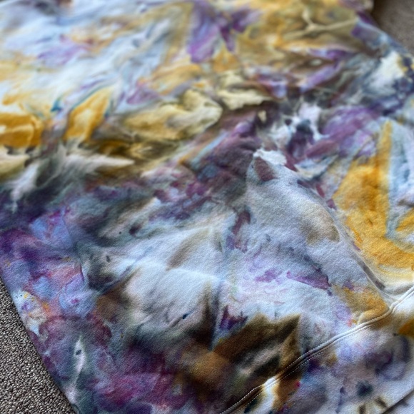 Hand dyed sweatshirt - Picture 6 of 6